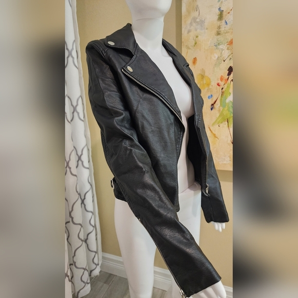 Streetwear Society Jackets & Blazers - STREET WEAR SOCIETY FAUX BLACK LEATHER ZIPPER JACKET SIZE M